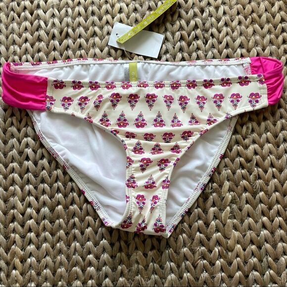 NWT Gianni Bini Diamond Border Pink and White Bikini Bottom Large - Picture 1 of 8